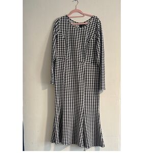Women's Houndstooth Long Sleeve Maxi Dress - Black & White